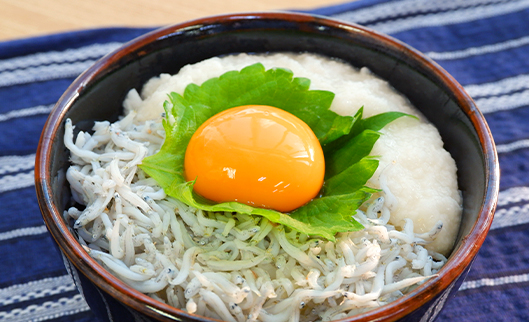 ぬかとろろでしらす丼（長芋のぬか漬）