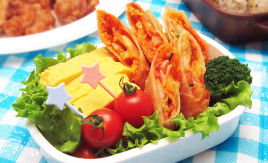 お弁当にピッタリ！キムチ春巻き