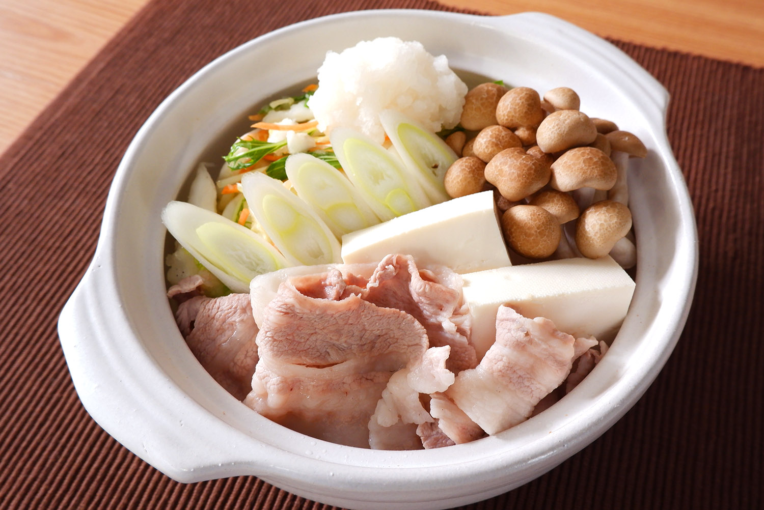 鰹と昆布の旨味　豚バラ入りみぞれ鍋