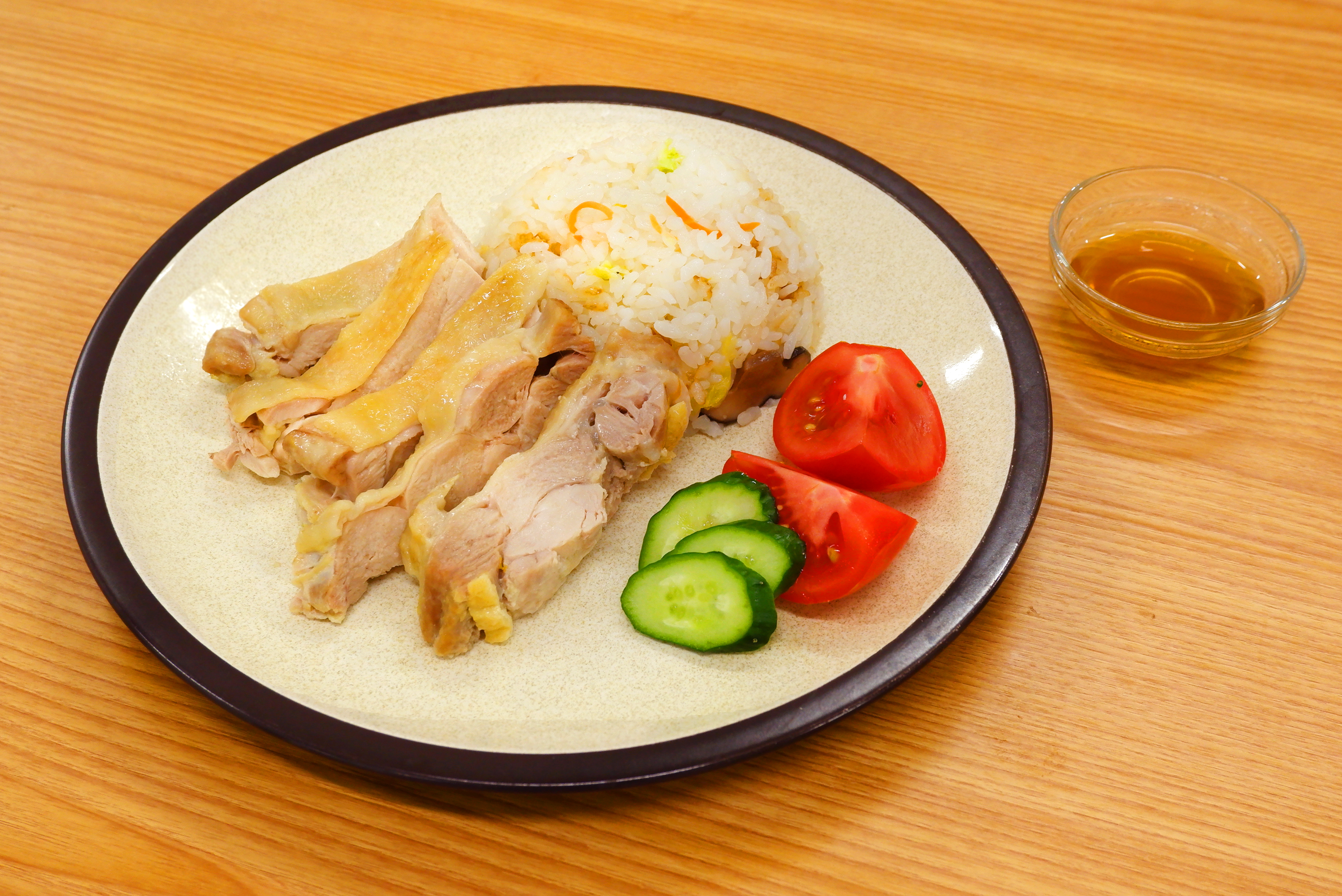 素材の旨味が詰まった簡単カオマンガイ